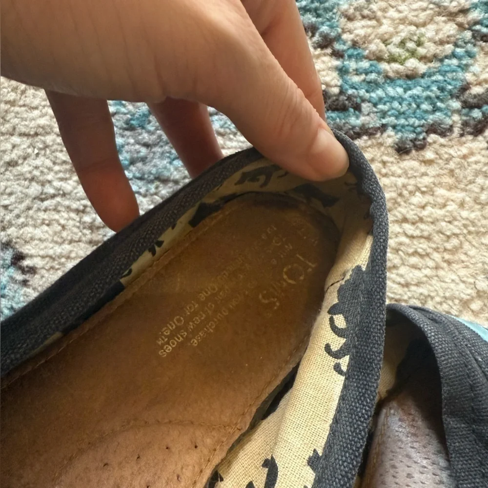Classic Black Tom’s Canvas Slip-On Shoes